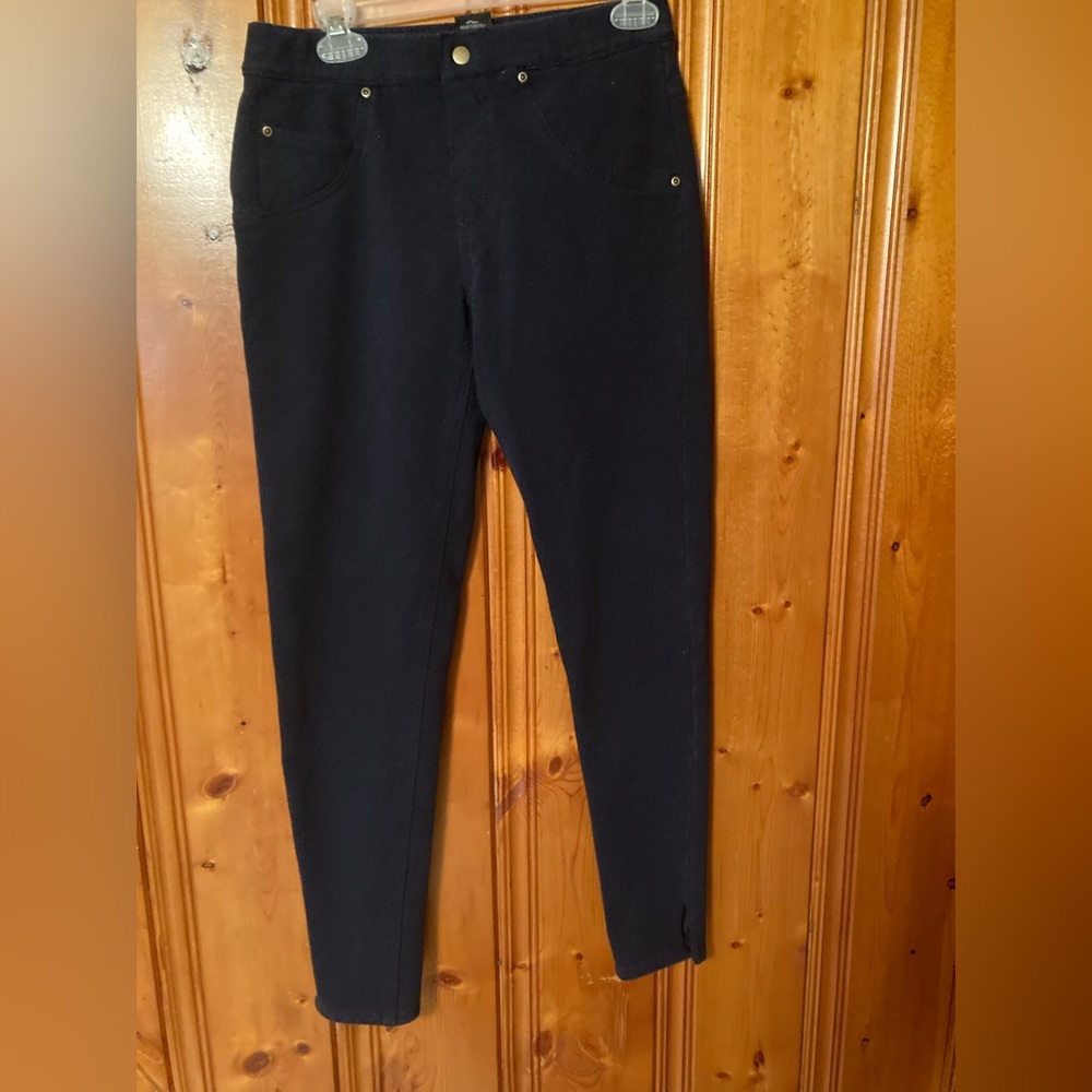 Size 12 but fits like a 10 Women’s Adventure Jettings